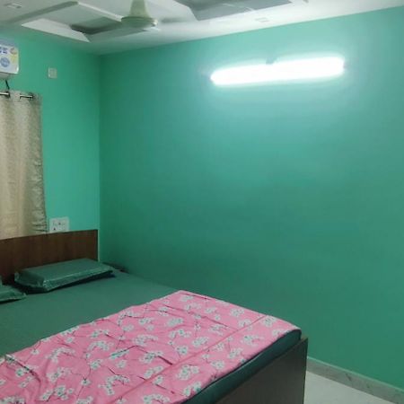 Ruhithahomestay- Ac Rooms-Free Wifi- Android Tv - Near To Alipiri- Door Service Tirupati Dış mekan fotoğraf